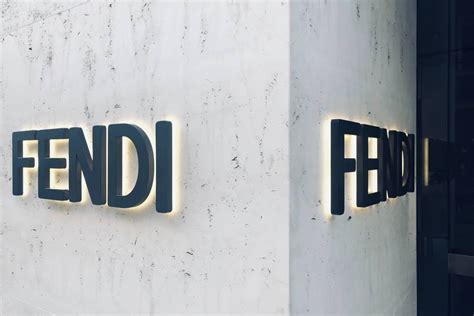 la casa di campagna fendi|Storia di Fendi, brand romano che celebra il lusso .